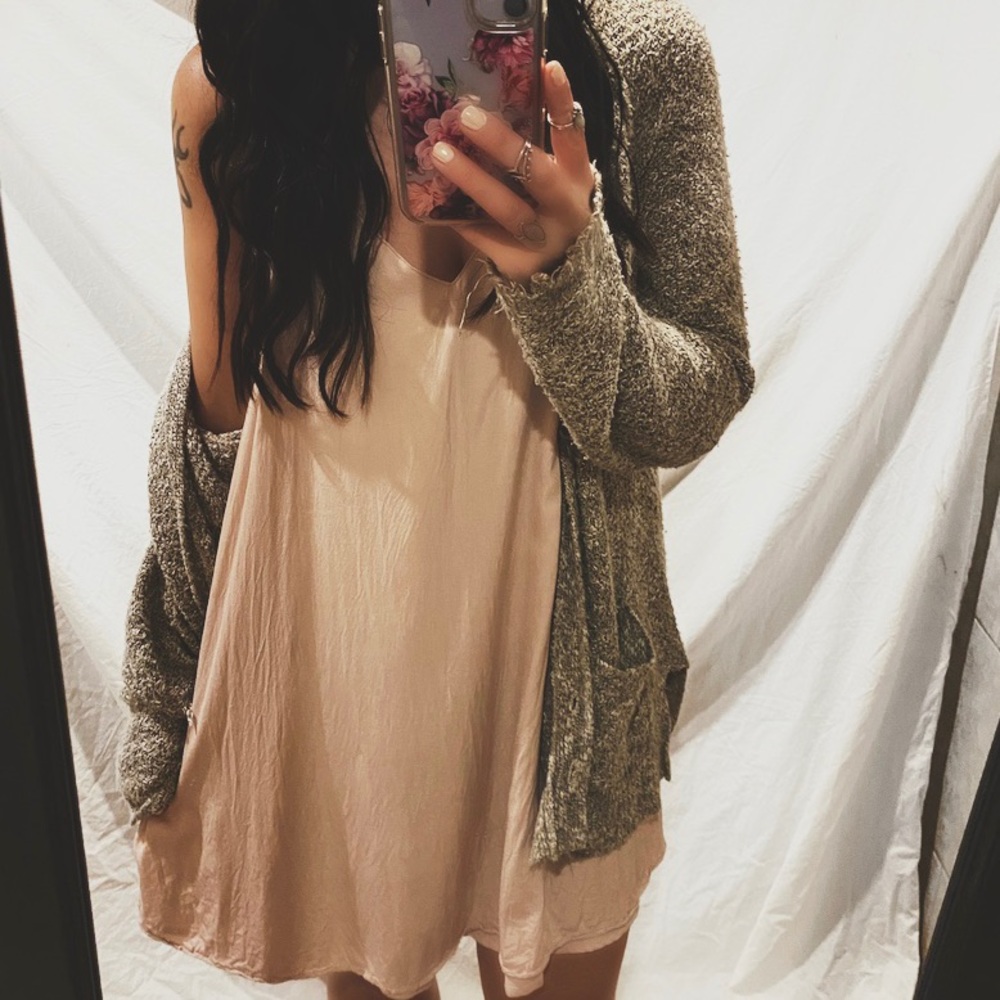 flowy pink vneck dress